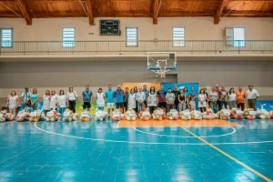 Entrega de material deportivos a escuelas Tgto