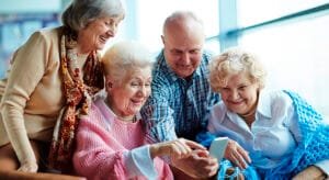 ADULTOS MAYORES TECNOLOGIA