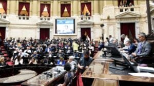 La ley ómnibus vuelve a comisiones