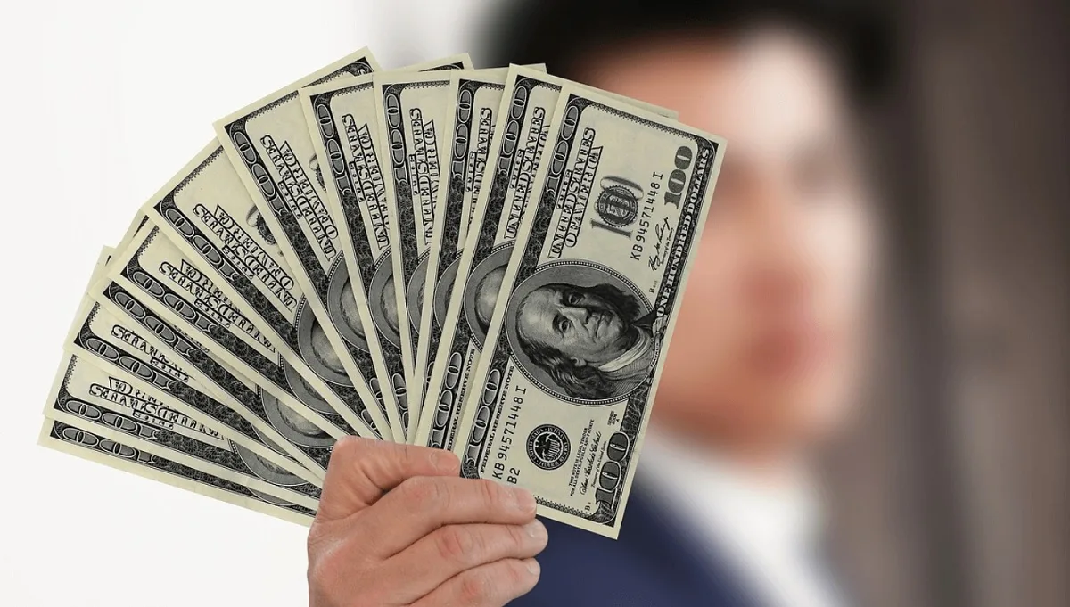 Dólar hoy: a cuánto cerraron el oficial, blue y las cotizaciones financieras este lunes