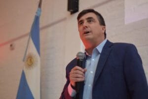 Luis-Lopez-asuncion-autoridades-UCR-Tunuyan