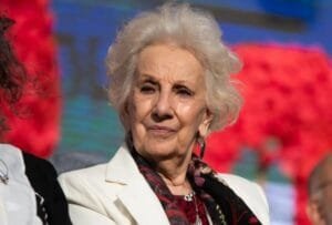 estela-de-carlottojpg