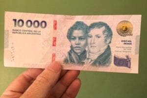 20240611130000_diezmilpesos-696x467