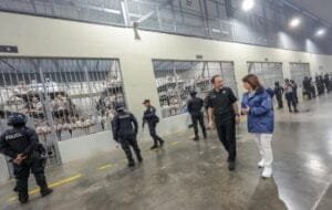 Bullrich-carcel-El-Salvador-696x440