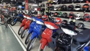 MOTOS