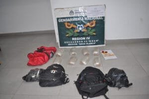 gendarmeria-detuvo-a-pasajeros-con-drogas-y-un-arma-de-fuego-2
