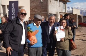 entrega de viviendas san carlos