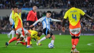thiago-almada-festejo_862x485