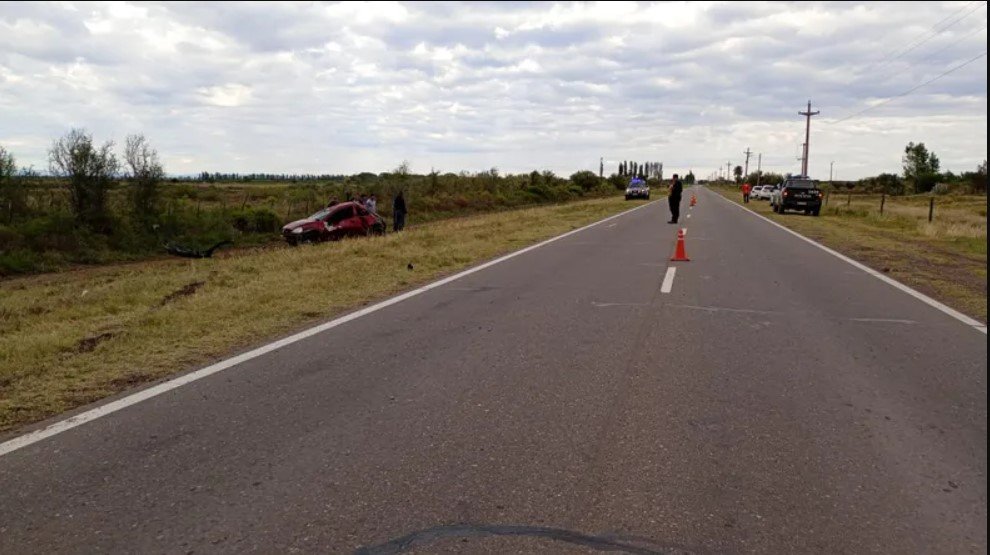 La policía interrumpió el tránsito para realizar las pericias.