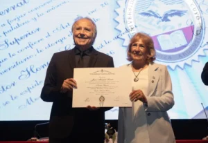 serrat-honoris-causa-uncuyo-3-scaled