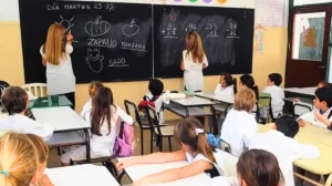 aula-alumnos-docentes-primaria-mendoza-escuelas