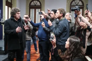 javier-milei-dio-una-imprevisa-conferencia-prensa-periodistas-acreditados-casa-rsada-fto-presidenciajpg