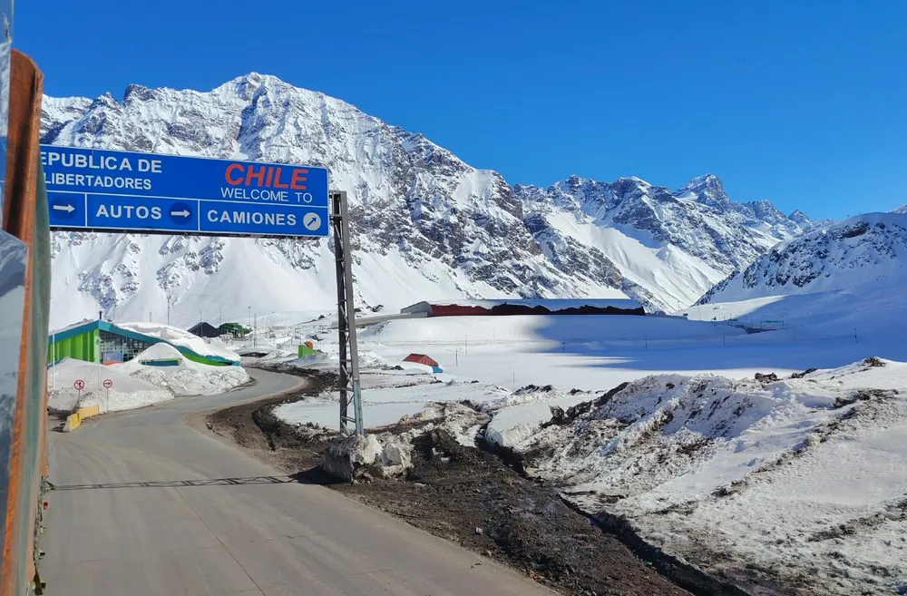 paso-cristo-redentor-ingreso-al-complejo-los-libertadores-paredes-nieve