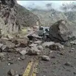 Un desprendimiento de rocas impactó contra una camioneta en la Ruta 7