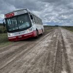 Las lluvias complicaron el acceso a una escuela de Tupungato: un colectivo quedó atascado